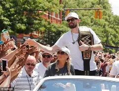 克里夫兰骑士训练开放日；窗口期完成体检引欢呼；意大利杯在即；赛季目标并未改变的简单介绍